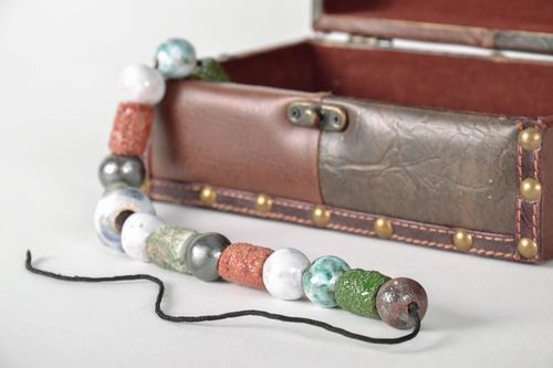 Ceramic beaded necklace - MADEheart.com