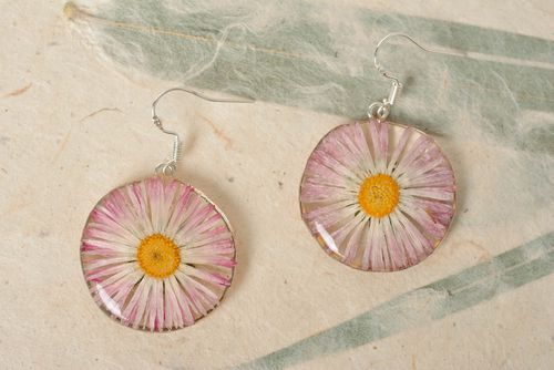 Festive handmade pink dangle earrings with dried flowers coated with epoxy - MADEheart.com