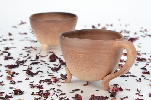 Light style clay brown coffee cup on three legs with handle, 5 oz - MADEheart.com