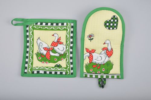 Handgemachtes rechteckiges lustiges Topflappen Set aus Stoff mit Musterung für Küche - MADEheart.com