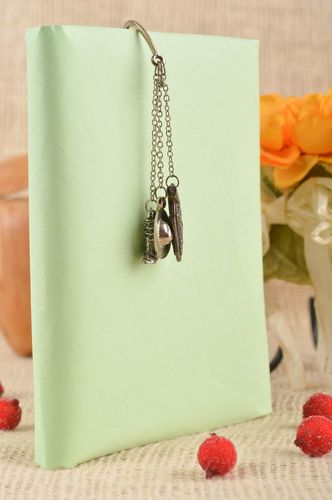 Marcador de páginas hecho a mano regalo original marcapáginas de metal - MADEheart.com