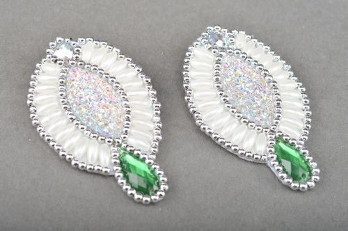 Handmade drop-shaped stud earrings with beads of white color with green stones  - MADEheart.com