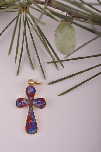 Крестик с камнями handmade подвеска на шею украшение из латуни шейный кулон - MADEheart.com