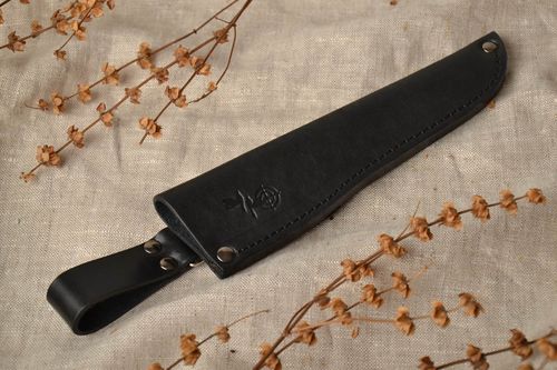 Fodero in cuoio fatto a mano per coltelli custodia nera di pelle naturale - MADEheart.com
