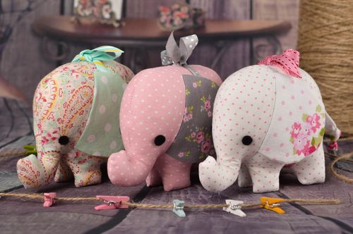 Elefantini fatti a mano pupazzi di peluche giocattoli simpatici da bambini - MADEheart.com