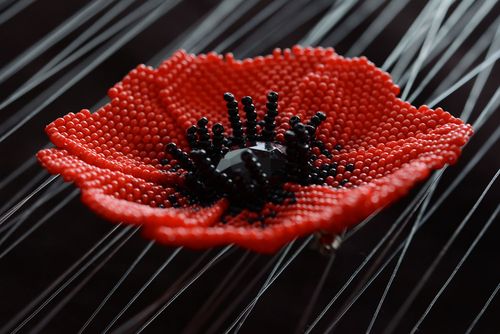 Broche en perles de rocailles faite main originale Coquelicot - MADEheart.com