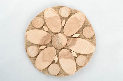 Two-sided wooden trivet - MADEheart.com