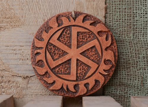 Pingente talismã artesanal de interior de cerâmica para a decoração da casa Gromovik - MADEheart.com