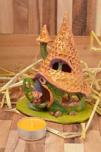 Portacandele in ceramica fatto a mano a forma di casetta lumino originale - MADEheart.com