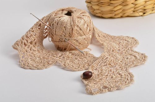 Col amovible en fils de coton avec lurex fait main au crochet beige ajouré - MADEheart.com