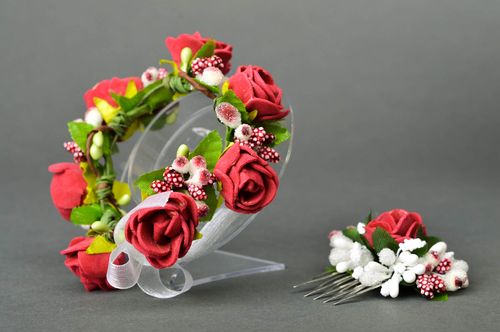 Stylish hair comb and bracelet handmade accessories designers present set - MADEheart.com