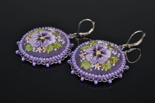 Round embroidered earrings - MADEheart.com