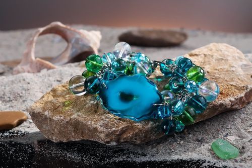 Handmade bracelet made of Czech glass - MADEheart.com