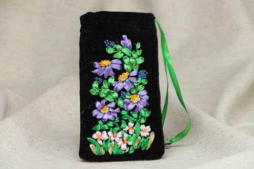 Fabric sunglasses case with ribbon embroidery - MADEheart.com