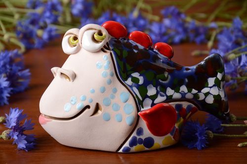 Salvadanaio in porcellana fatto a mano figurina simpatica elemento decorativo - MADEheart.com