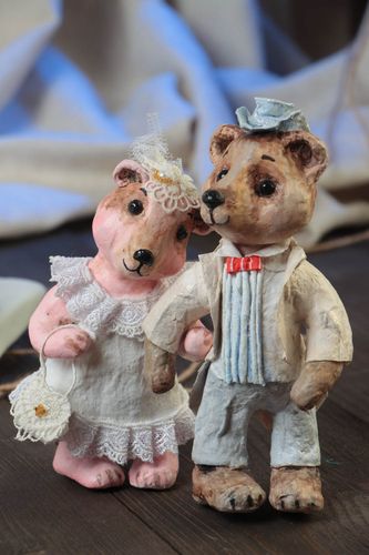 Statuette mariés en papier mâché faite main de collection couple dours  - MADEheart.com