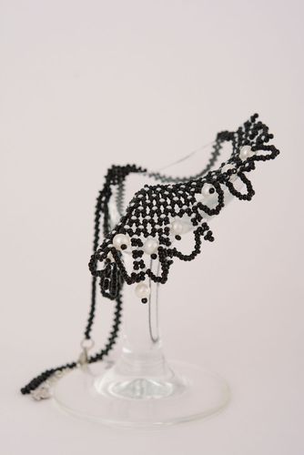 Collar de abalorios con perlas - MADEheart.com