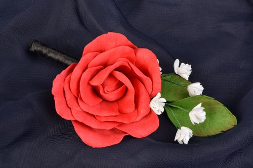 Jolie boutonnière artisanale faite main rose rouge accessoire pour mariage - MADEheart.com