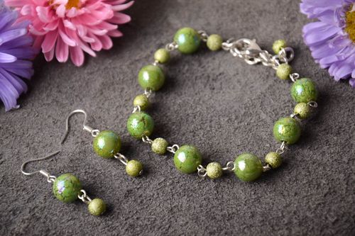 Conjunto de bisutería hecho a mano pulsera artesanal pendientes originales - MADEheart.com