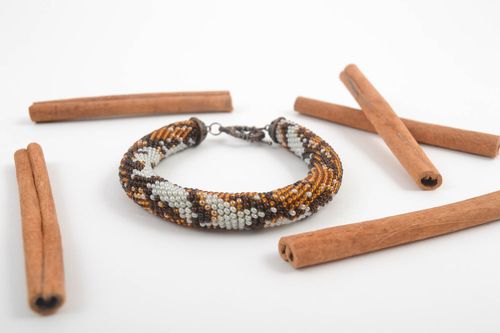 Pulsera de abalorios artesanal marrón accesorio para mujer regalo original - MADEheart.com