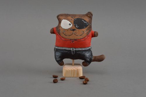 Exklusives Interieur Kuscheltier Kater auf Ständer künstlerische Handarbeit - MADEheart.com