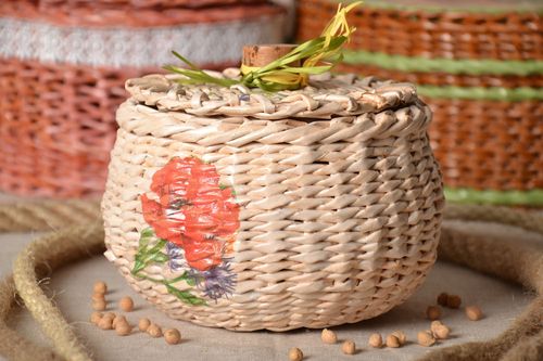 Woven basket with lid - MADEheart.com