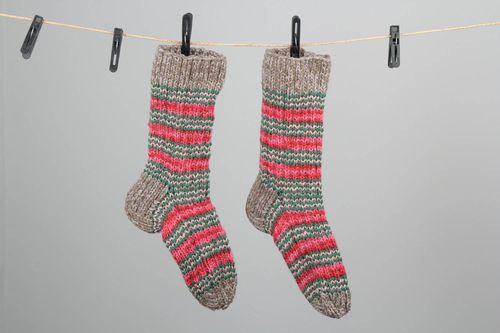 Warm woolen socks - MADEheart.com