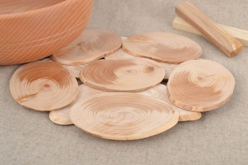Handmade wooden round stand for pots and other hot dishes interior decor ideas - MADEheart.com