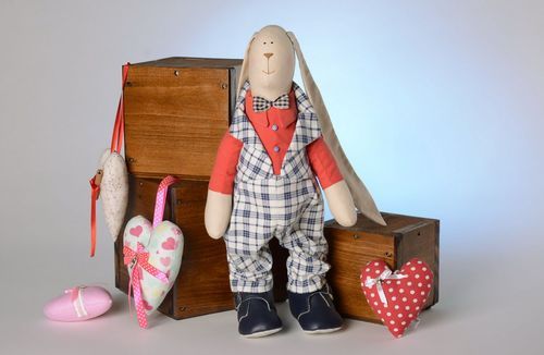 Tilde toy Hare in a checkered suit - MADEheart.com