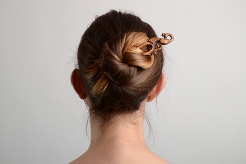 Handgemachte Haarnadel aus Holz für Haar Verzierung Massiv mit Öko Lack bedeckt  - MADEheart.com