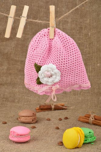 Bonnet rose pour fille fait main tricoté au crochet ajouré avec fleur dété - MADEheart.com