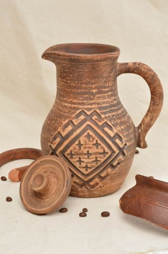 60 oz handmade water jug with a molded ornament with handle and lid 1,8 lb - MADEheart.com