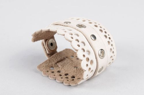 Armband Leder Damen handmade Designer Accessoire stilvoller Designer Schmuck - MADEheart.com