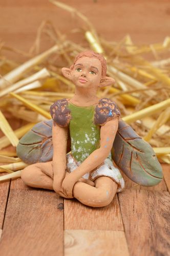 Figurine elfe garçon faite main Statuette design en céramique Déco maison - MADEheart.com