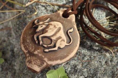 Ceramic pendant whistle Bull - MADEheart.com