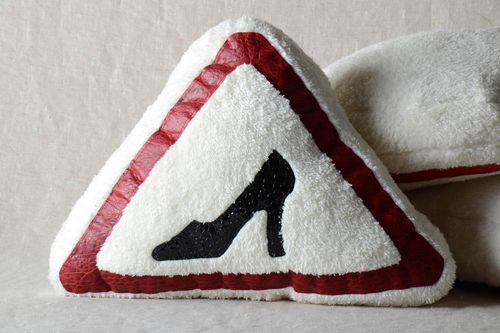 Coussin canapé Oreiller décoratif fait main triangulaire Décoration intérieure - MADEheart.com