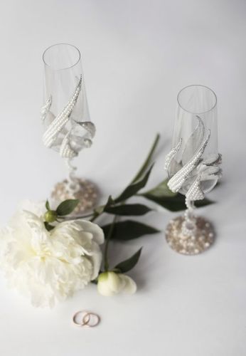 Wedding glasses Tulips - MADEheart.com