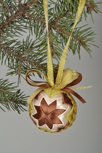 Weihnachtsbaumkugel mit Muster - MADEheart.com