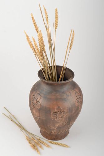 Kleine dekorative Vase aus Ton braun handmade breit mit Musterung für Dekor - MADEheart.com