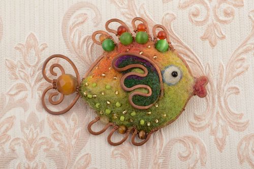 Fashion brooch handmade jewelry fish designer brooch beaded brooch for girls - MADEheart.com