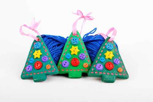 Déco à suspendre fait main Déco de Noël sapins Déco intérieur 3 pièces - MADEheart.com