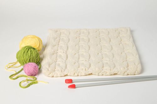 Zarter cremefarbiger Kissen Bezug handmade Schlafzimmer Deko schöne Kissenhülle  - MADEheart.com