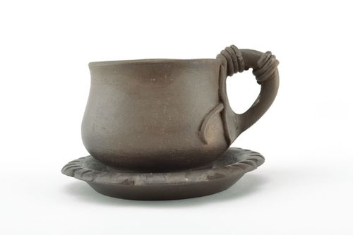 Art brown clay cup with handle and saucer with clay wire pattern - MADEheart.com