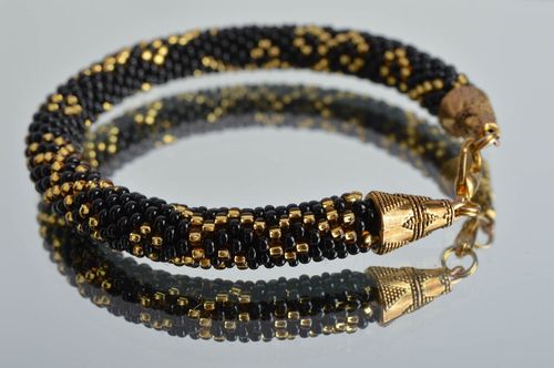Bracelet perles de rocaille Bijou fait main noir à motif Cadeau pour femme - MADEheart.com