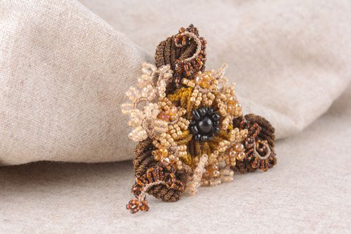 Broche para ropa de hilos y abalorios - MADEheart.com