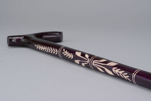 Trendy wooden cane - MADEheart.com