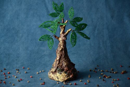 Homemade desktop statuette beaded tree topiary - MADEheart.com