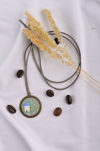 Pendentif en métal rond Bijou fait main design original Accessoire femme - MADEheart.com