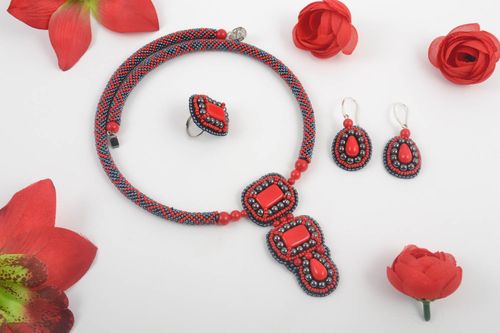 Womens handmade jewelry set beaded necklace beaded ring beaded earrings - MADEheart.com