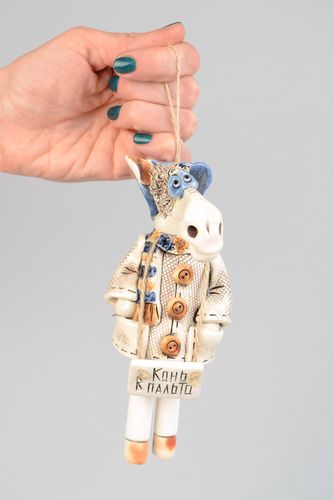 Künstler Interieur Anhänger Glocke aus Ton in Form vom Pferd handmade - MADEheart.com